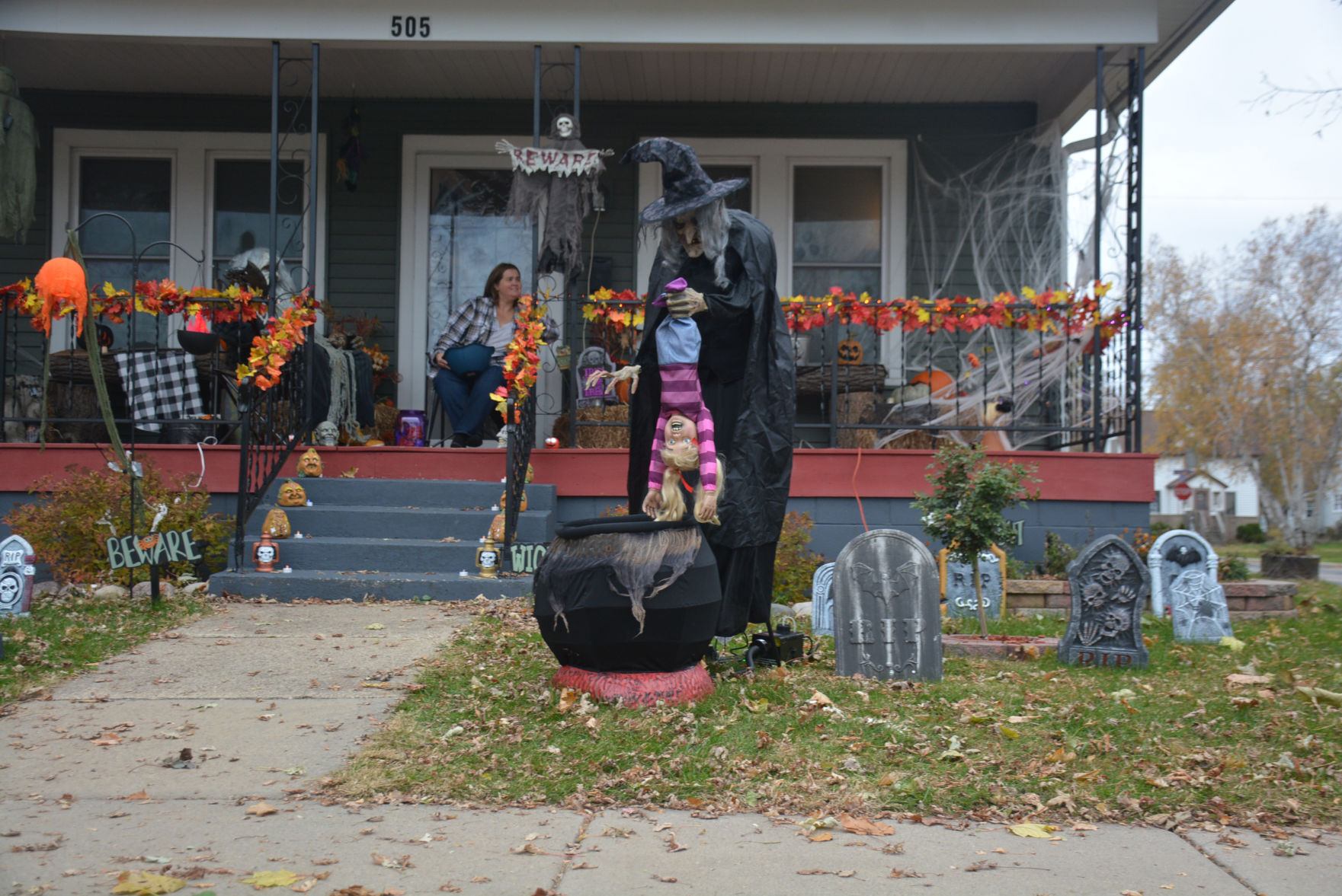 110520-star-news-halloween35.jpg